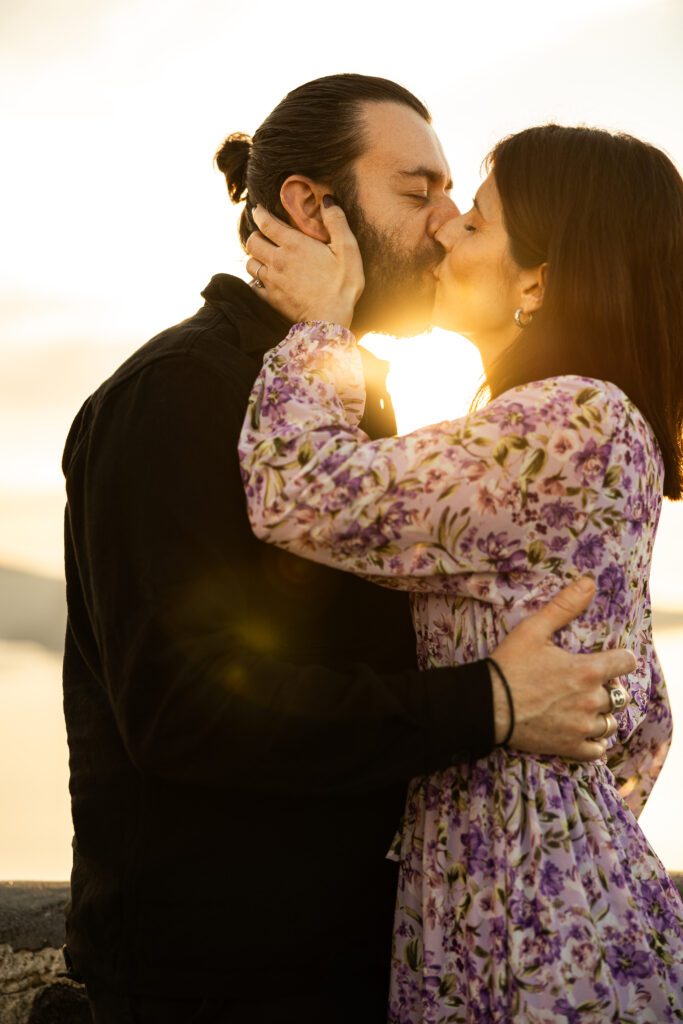 Santorini couple photographer